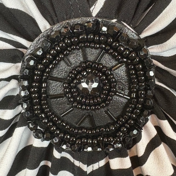 Notations Black/White Zebra Print Stretch Pullover Blouse w/ Built In Cami - Picture 5 of 13